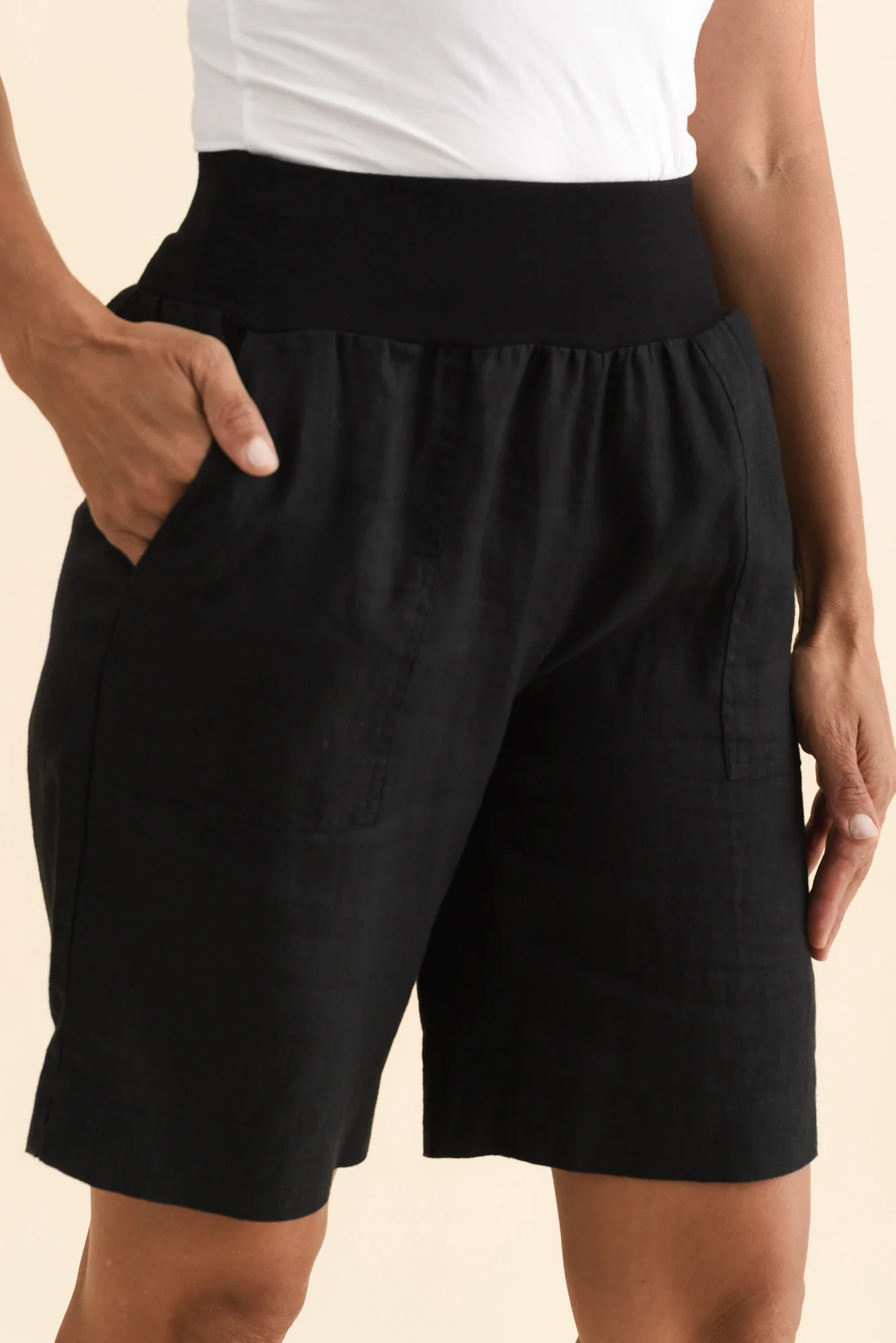 Aster Black Linen Shorts - Image 5