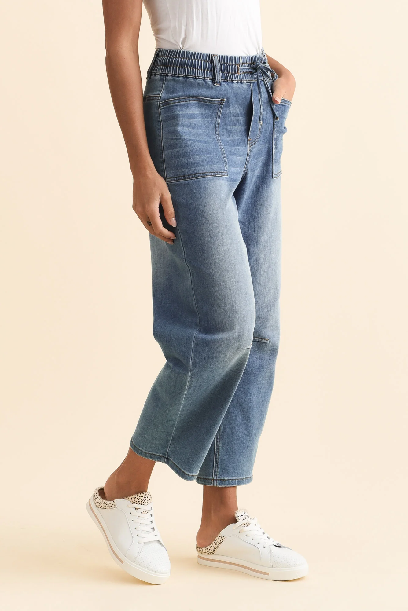 BB Barrel Blue Jeans - Image 4