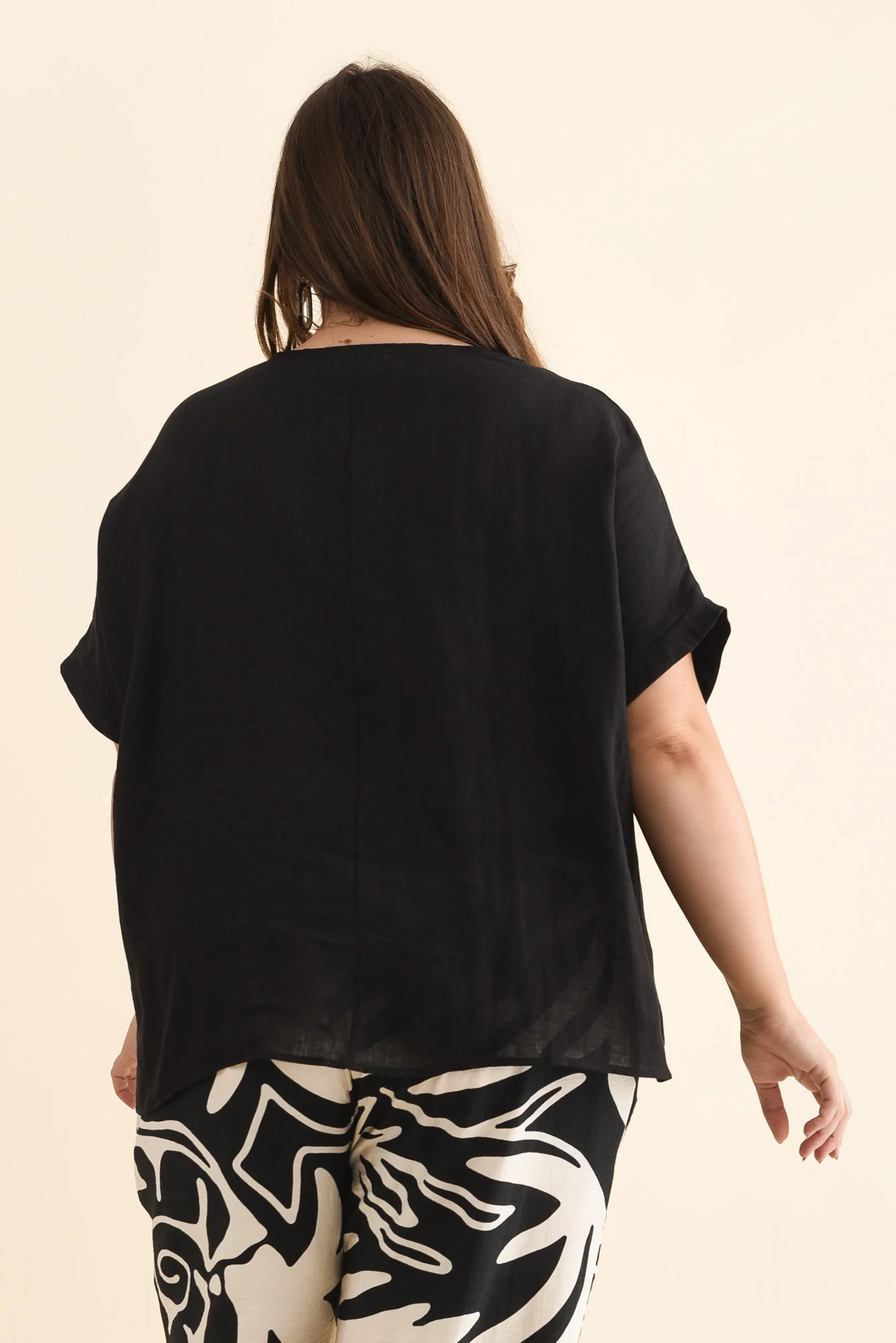 Chaya Black Linen Top - Image 15