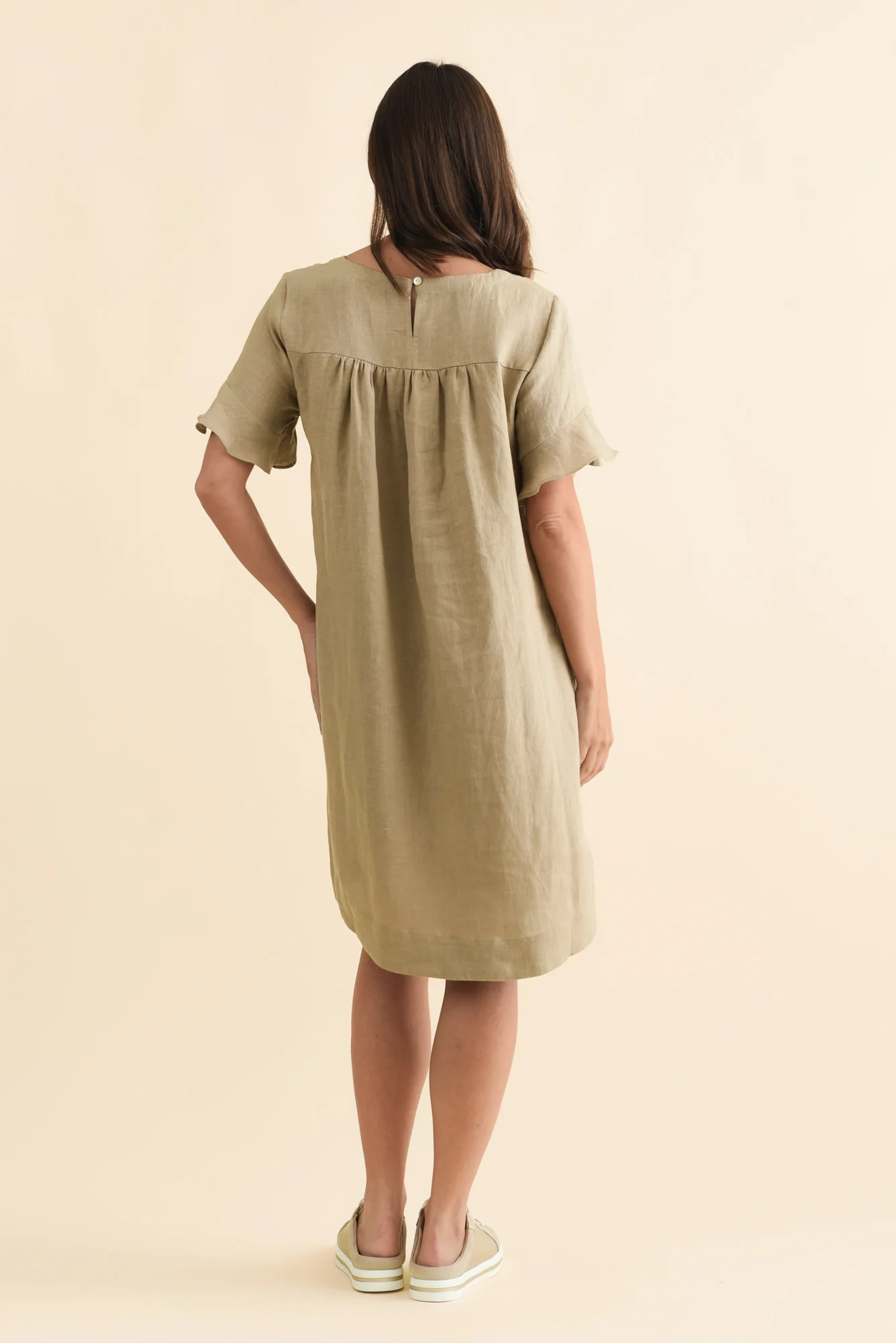 Lesley Taupe Linen Flutter Sleeve Dress - Image 4